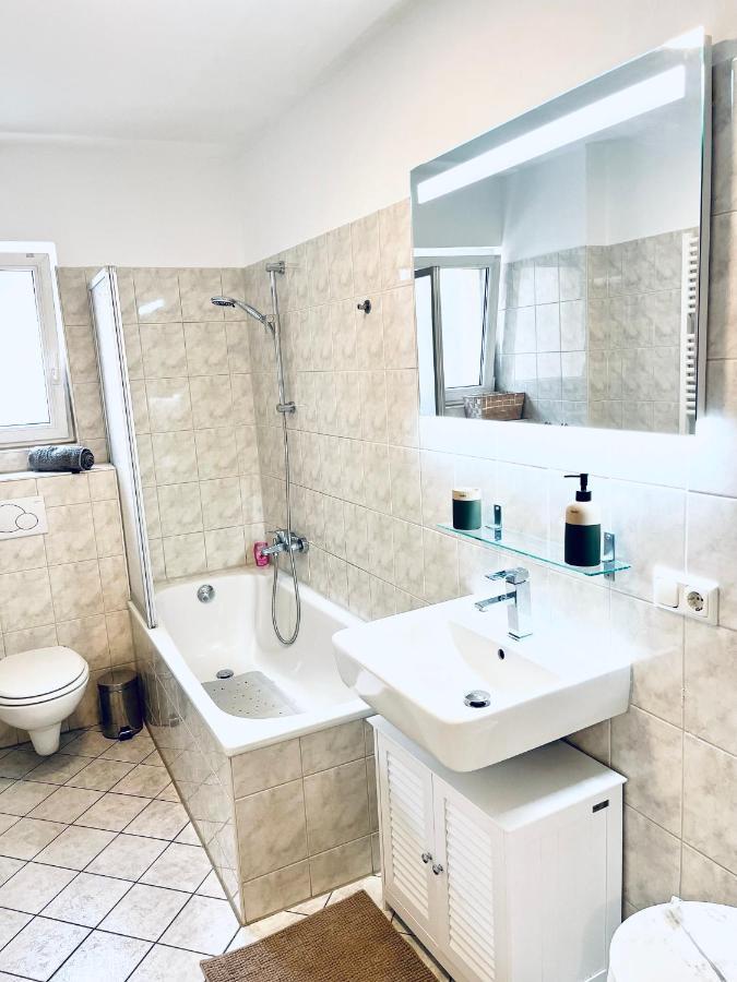 Modernes 3 Zimmer Apartment - Luise- Mit Wlan, Balkon Und Smart-Tv In City-Nahe! Erfurt Exterior photo